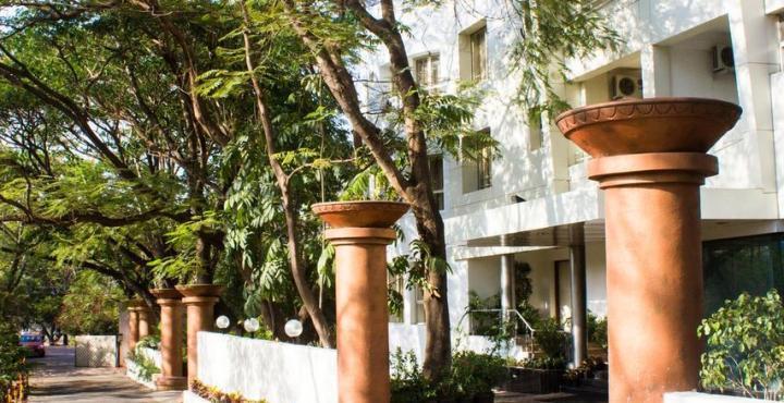 Hotel Phoenix Koregaon Park Pune Exteriör bild