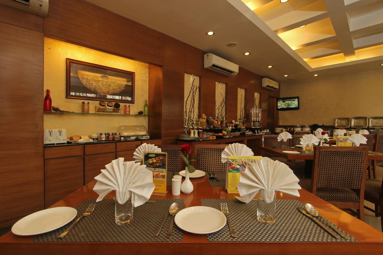 Hotel Phoenix Koregaon Park Pune Exteriör bild