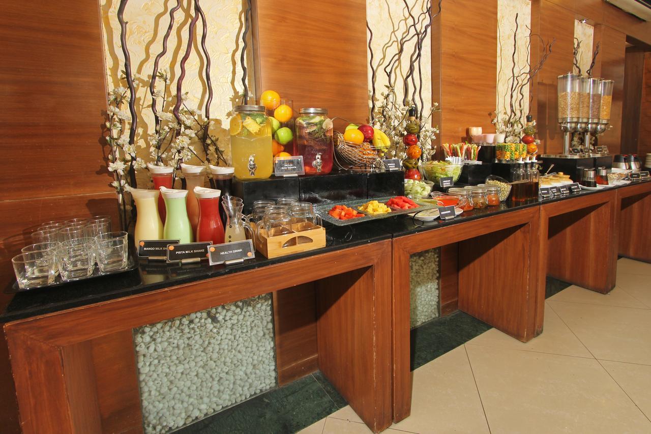 Hotel Phoenix Koregaon Park Pune Exteriör bild