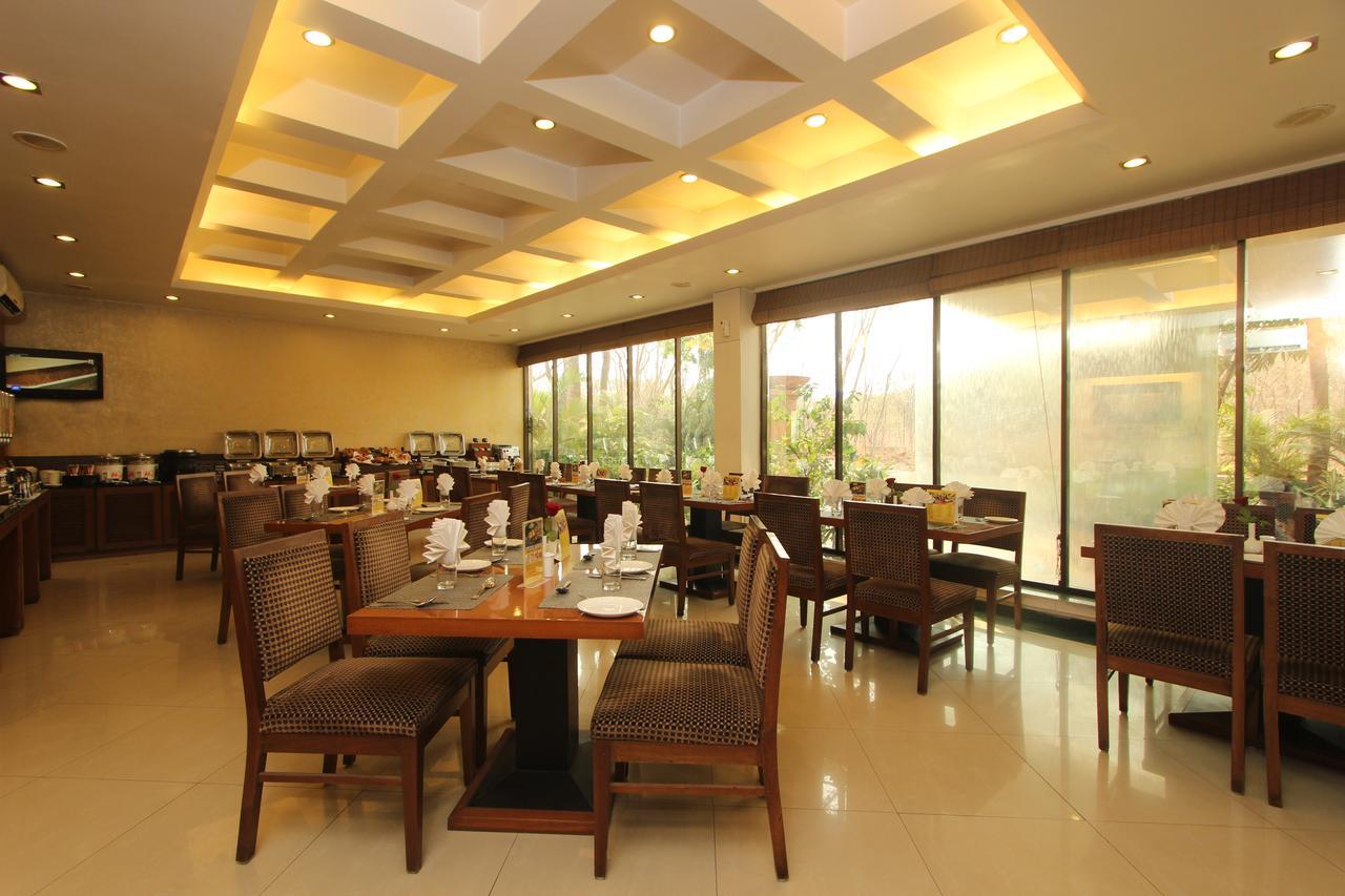 Hotel Phoenix Koregaon Park Pune Exteriör bild
