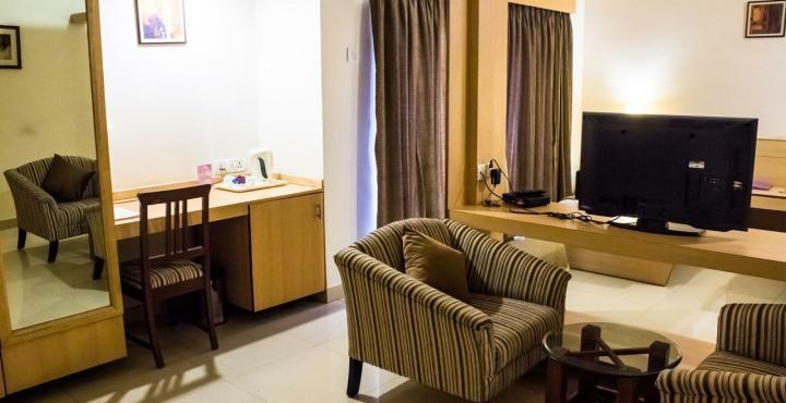 Hotel Phoenix Koregaon Park Pune Exteriör bild